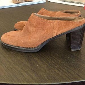 Aerosoles suede pumps